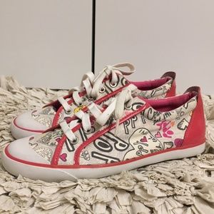 Coach Barrett Poppy Graffiti Heart (run small)